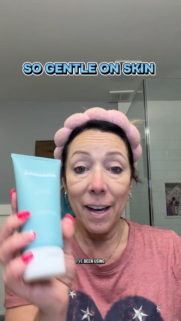 The DRMTLGY Oat Cleanser has been such a gentle everyday cleanser for my skin lately. It cleans without leaving my skin feeling stripped or dry, and my skin feels soft and comfortable after using it.@DRMTLGY #drmtlgy #oatcleanser #gentleskincare #sensitiveskincare #over50beauty https://amzn.to/4u27Mu5