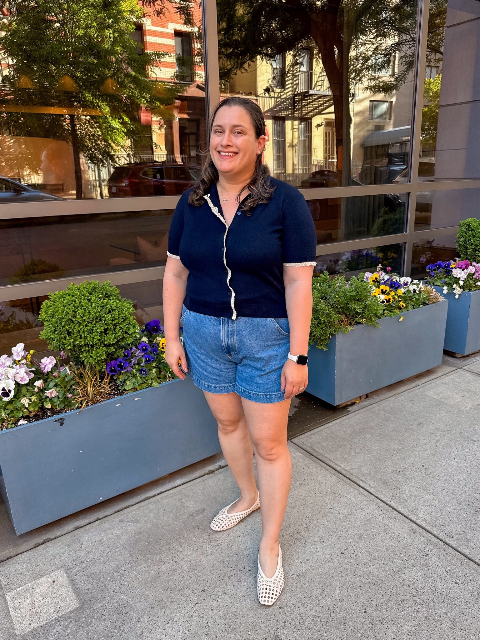 Mom style, flattering shorts for midsize women

#LTKmomlife #LTKootd #LTKMidsize