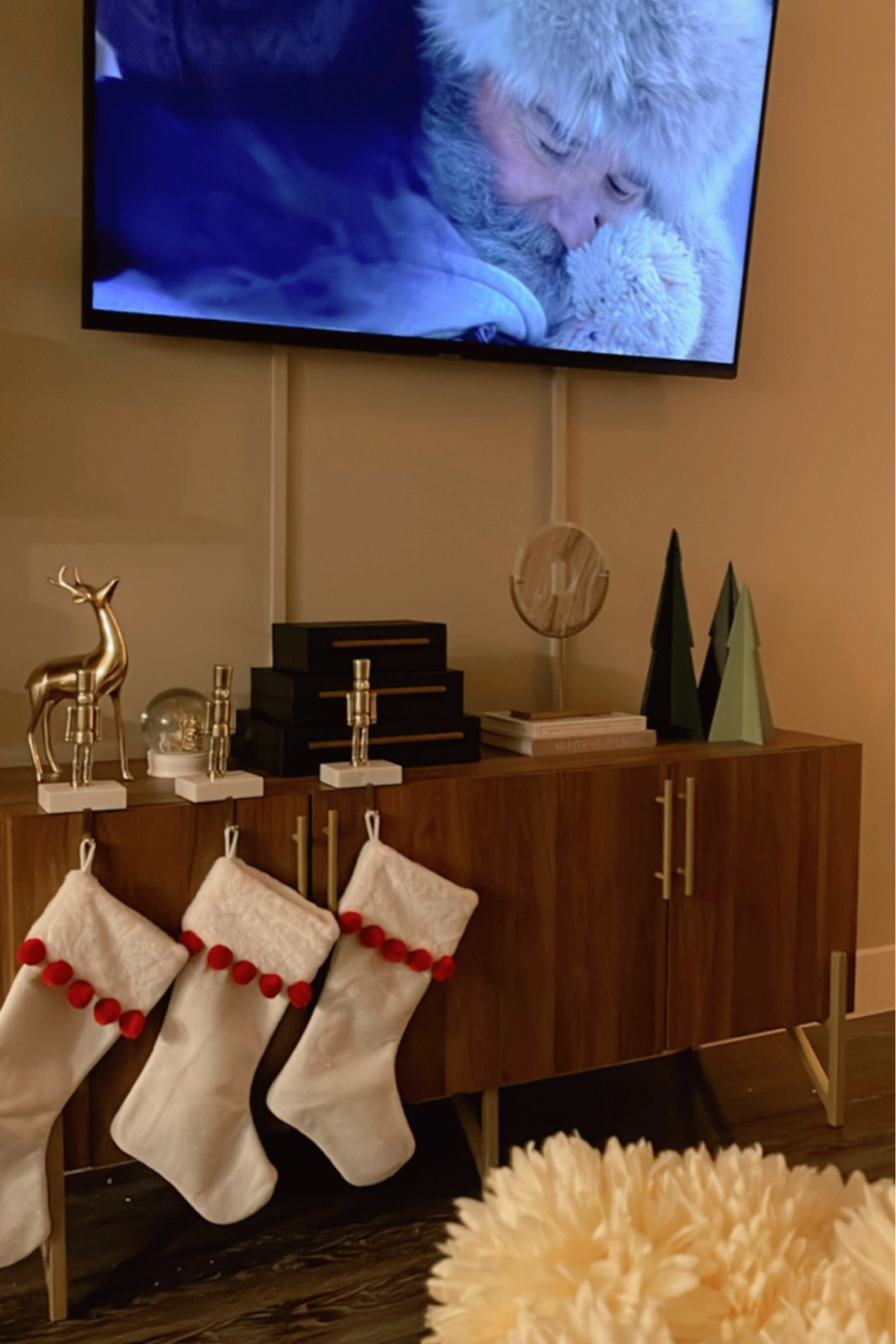 Christmas decor 🎄 

#LTKhome #LTKSeasonal