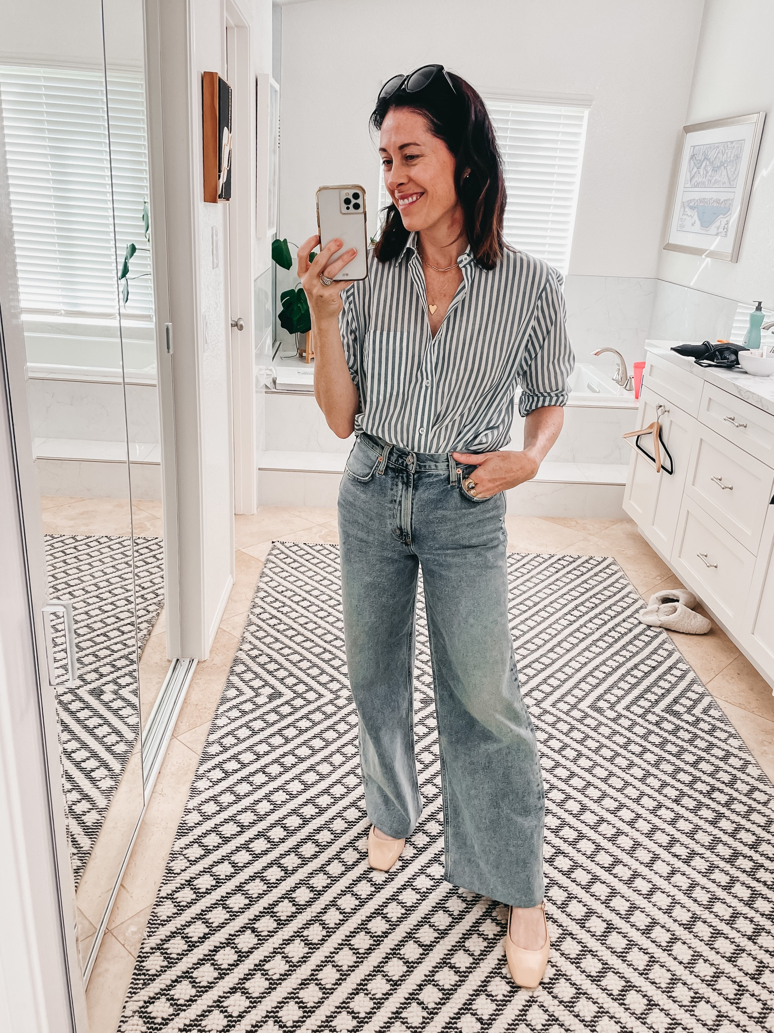 Todays edit outfit #shopmille 
#aeydeshoe #citizensofhumanity

Jeans - true to size 
Shirt - true to size
Flats - true to size 


#LTKshoecrush #LTKstyletip #LTKSeasonal