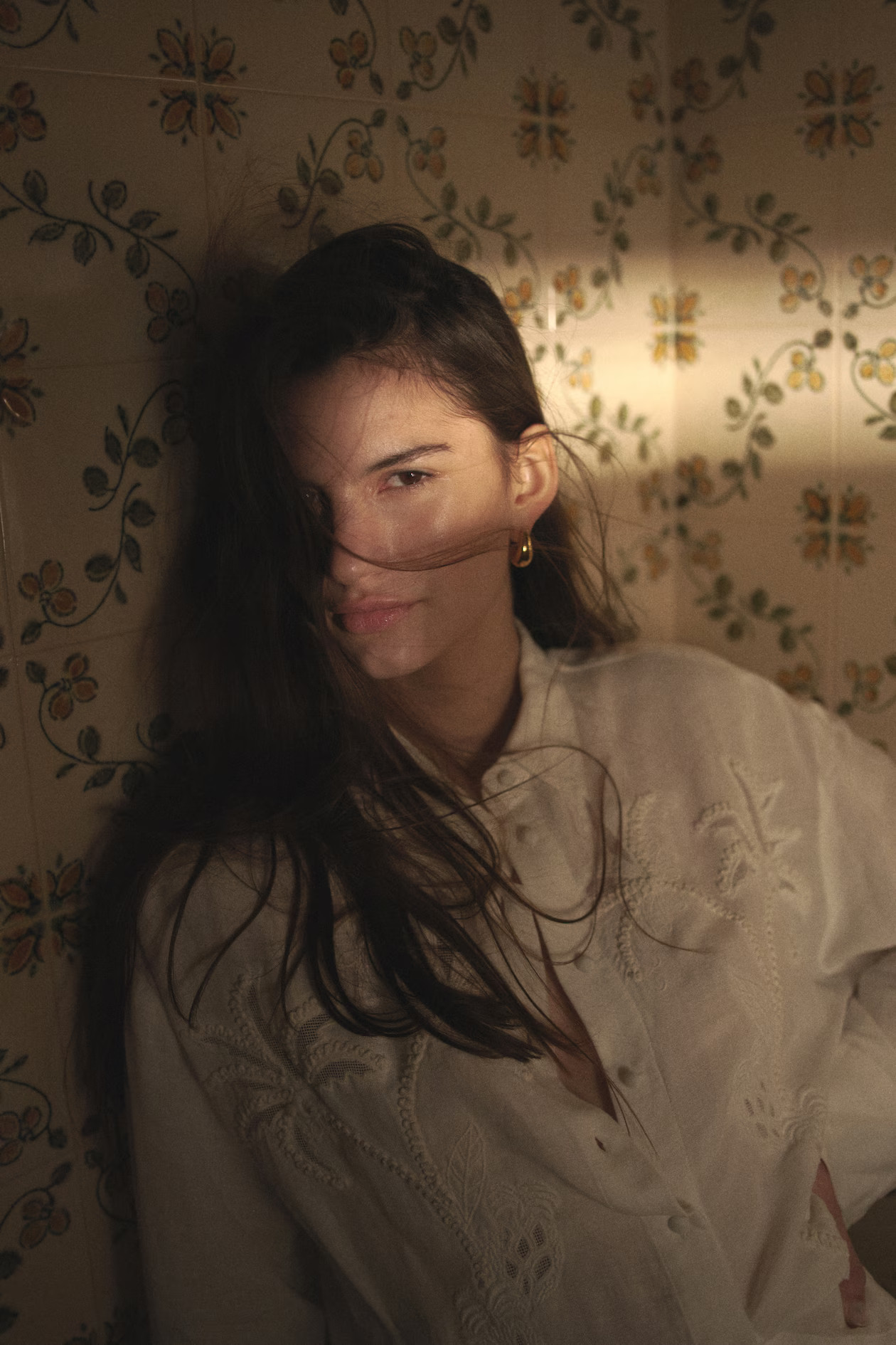 Embroidered linen-blend shirt | H&M (UK, MY, IN, SG, PH, TW, HK)