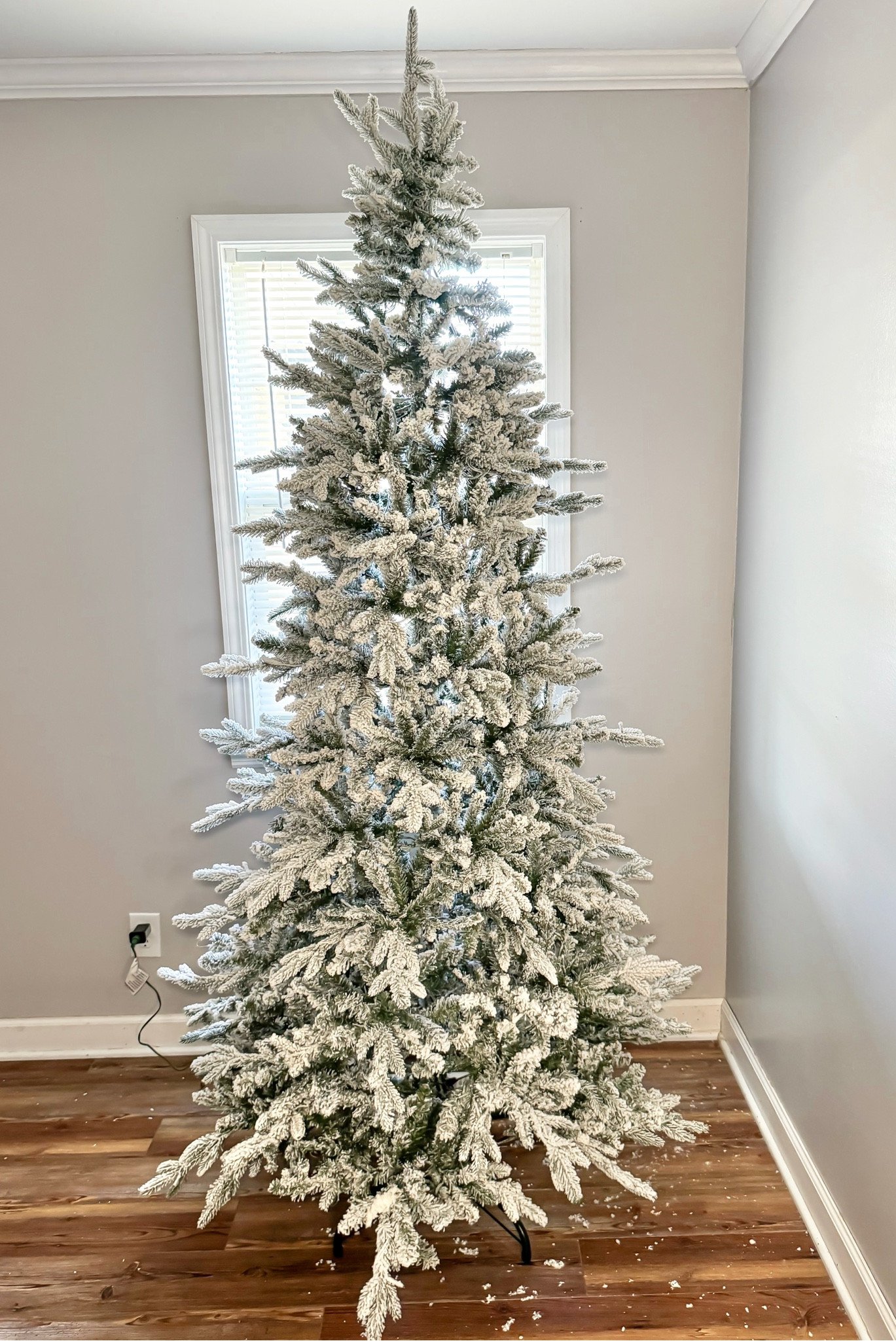 King of Christmas 7.5 Queen Flock Slim Tree

#LTKHome #LTKHoliday #LTKSeasonal