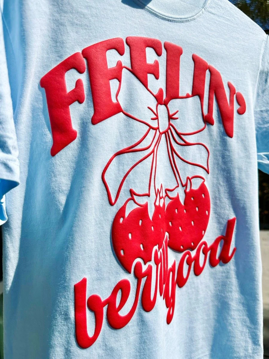 PUFF 'Berries & Bows' T-Shirt | United Monograms