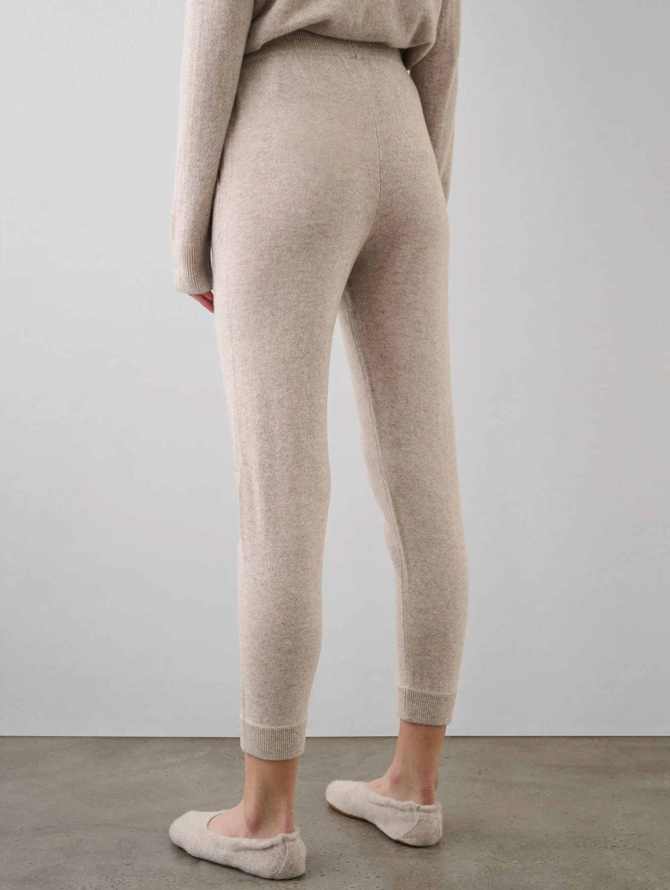 Cashmere Jogger | White and Warren