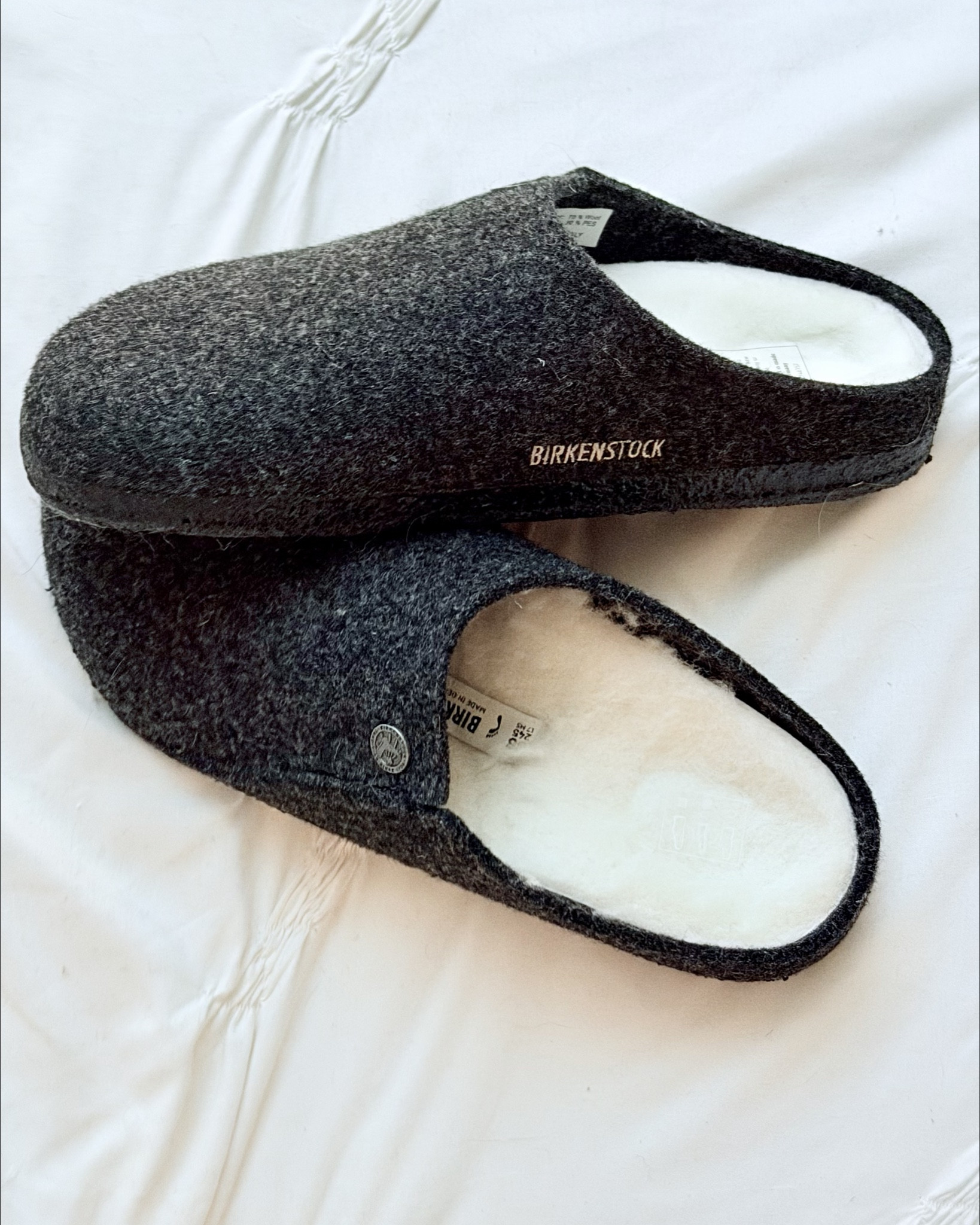 These Birkenstock Zermatt Rivet clogs (Anthracite, size 38 in Narrow Fit) are officially my new house-shoe obsession. Felted wool, soft lining, and the cutest little rivet detail 🖤 Basically… if comfort was a shoe, it’d be these.”

#LTKGiftGuide #LTKCyberWeek #LTKHoliday
