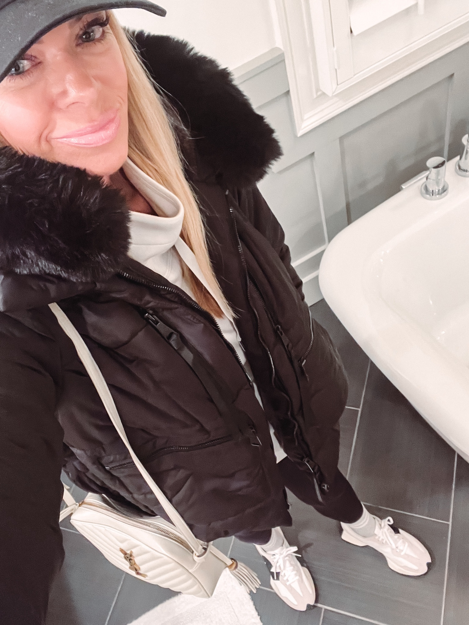 “Baby, It’s Cold Outside” 🎶 



#LTKover40 #LTKfindsunder100 #LTKSeasonal