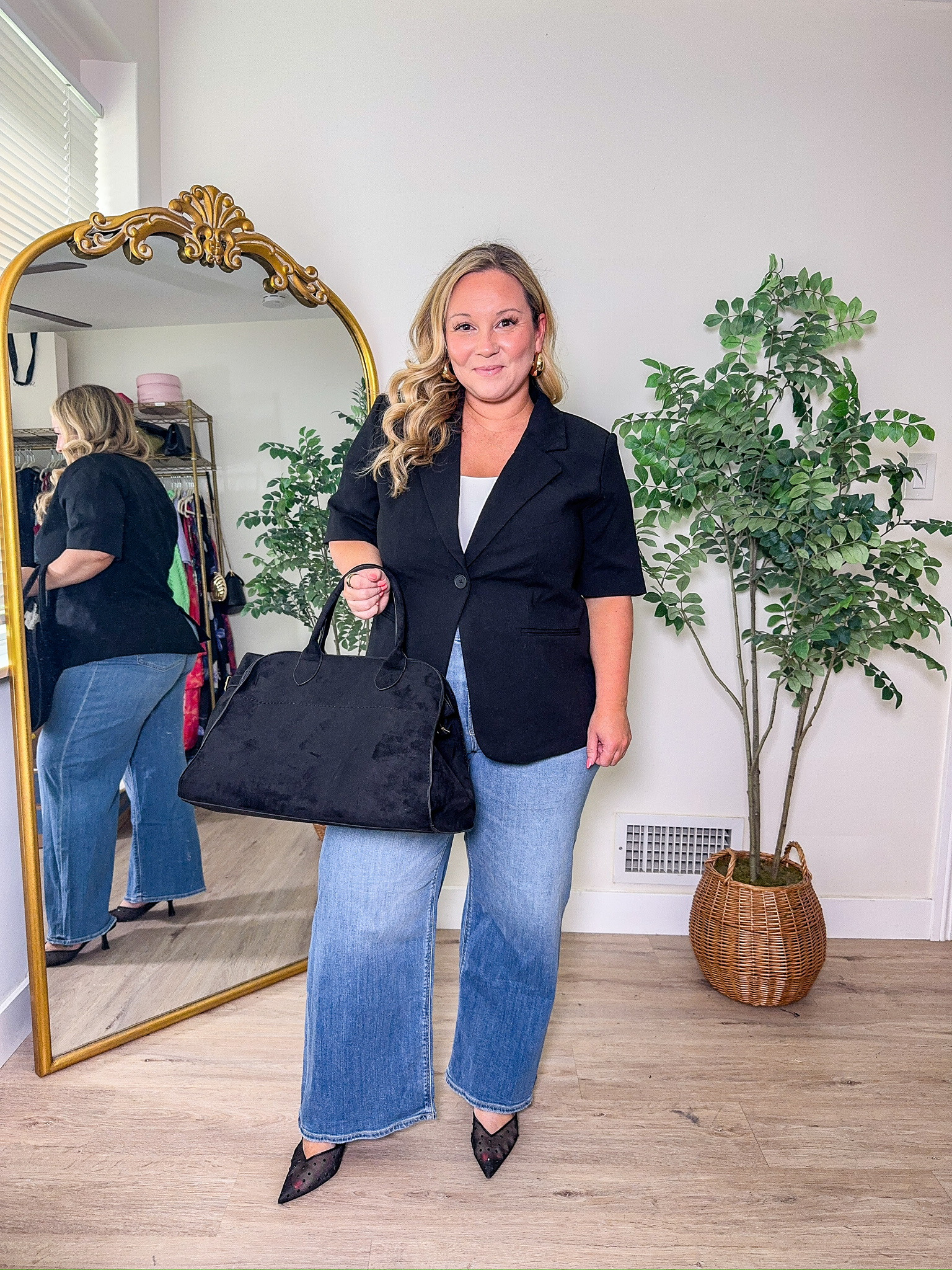 Affordable Outfit Inspo!!

Walmart blazer & bag with my favorite American Eagle jeans💙

Blazer: size large
Jeans: size 12 short (I size down in these!)



Business casual workwear, spring outfits 2026, summer outfits, staples, essentials, shelli enright, stylenright 

 #LTKootd #LTKWorkwear