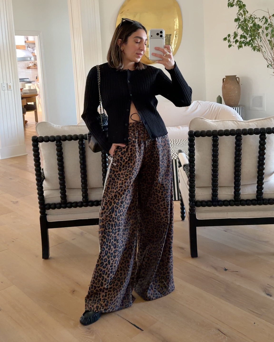 Finally found my wide leg track pants in animal print! I think they run a tad big, wearing a size small and it’s pretty loose but I’m just going to keep them. I’m 5’4 and I think I could pull off a low heel with these too 