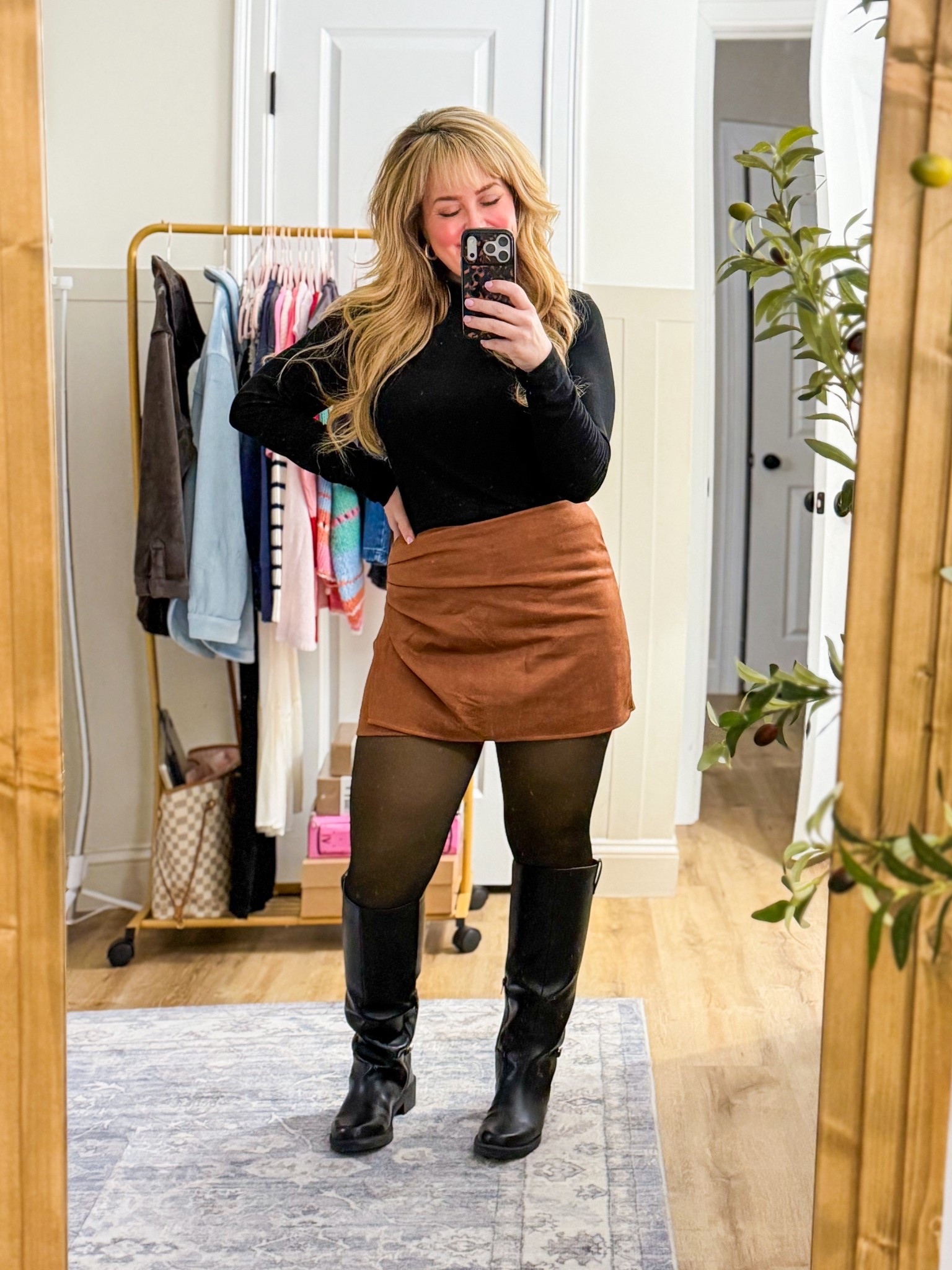 This suede skirt from @amazon is unbelievably comfortable! I’m buying it in every color!

#LTKgrwm #LTKMidsize #LTKootd