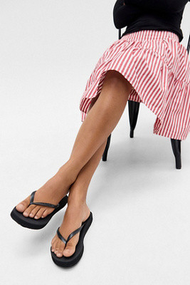 Havaianas Slim Flip Flops | Urban Outfitters UK