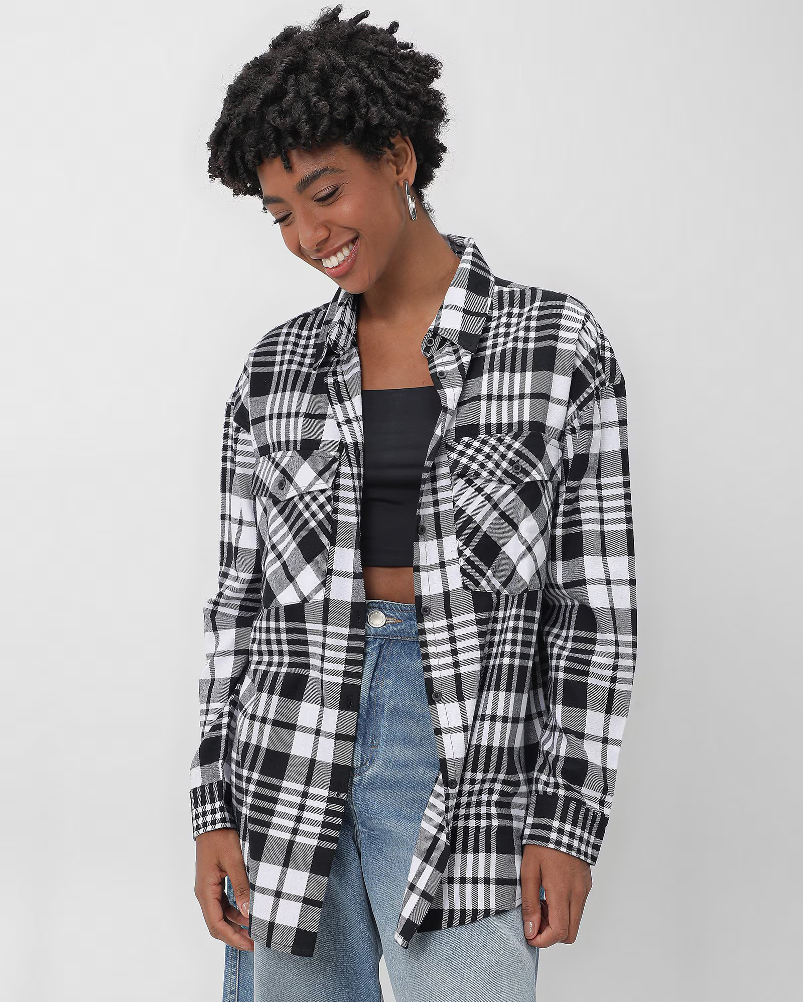 Camisa feminina xadrez flanelada alongada - Branco |  Pool by Riachuelo | Riachuelo (BR)
