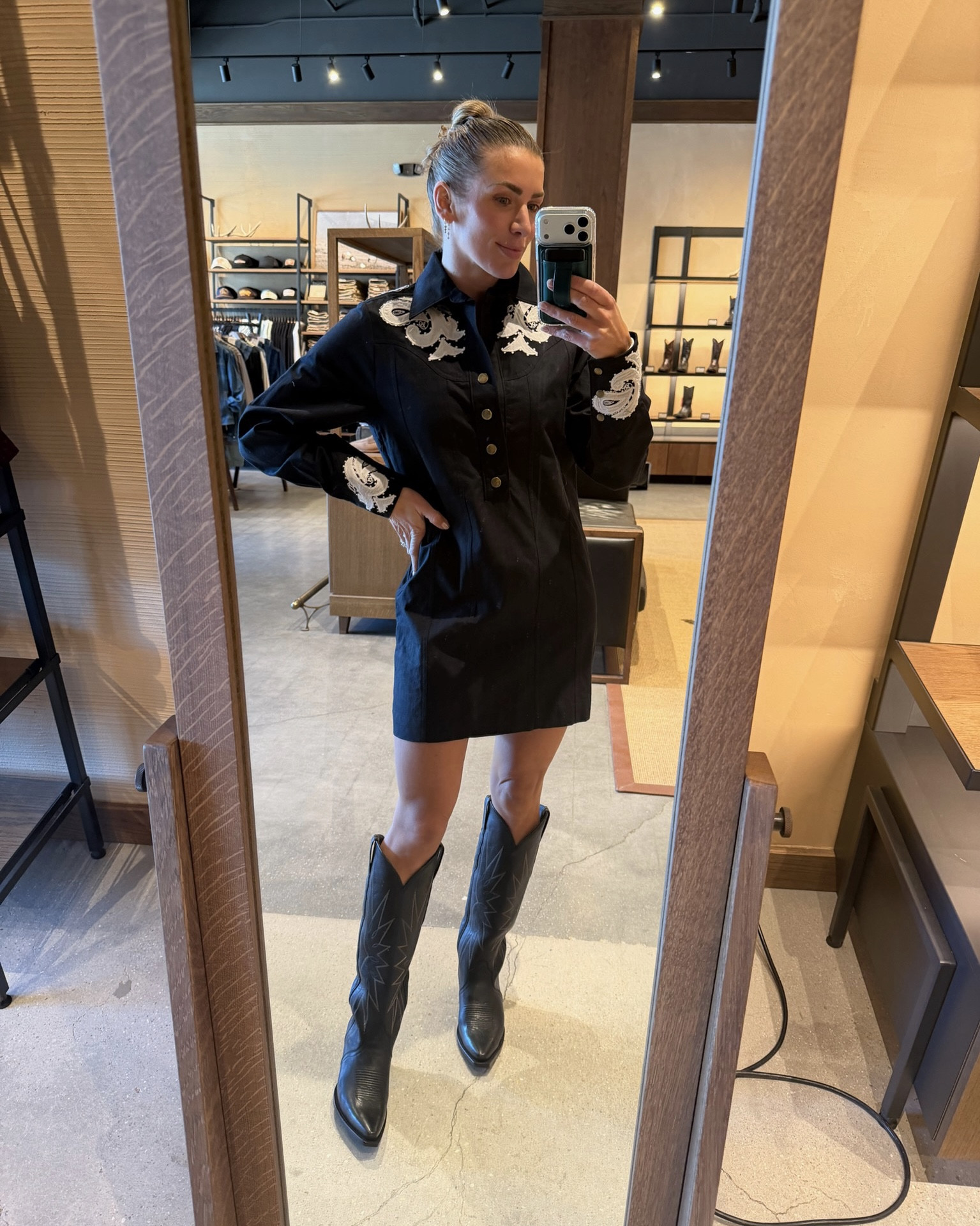 HELP! Which outfit for SCI Convention?

#LTKootd