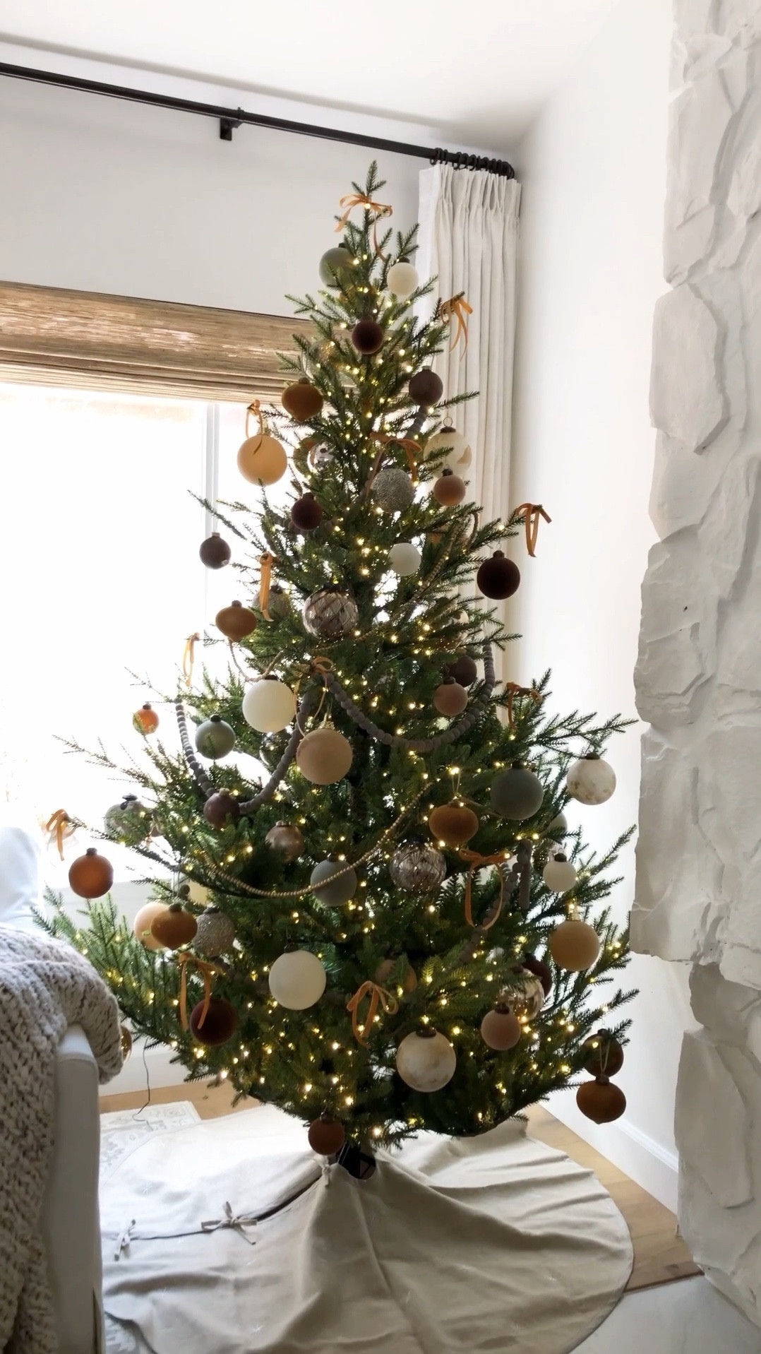 Save 20% off my favorite tree for the lowest price here and shop my holiday look

#LTKHolidaySale #LTKHoliday #LTKhome
