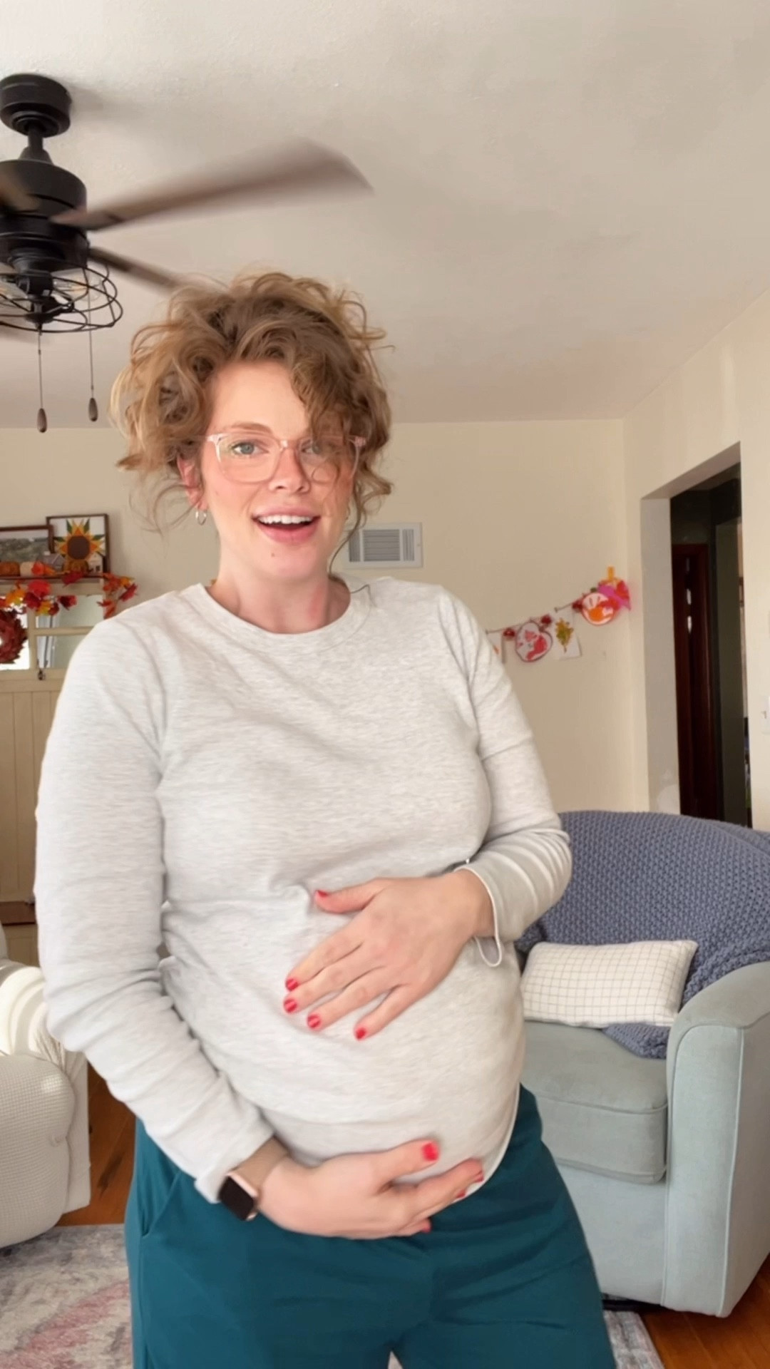 Keeping it cozy at home today! This gray ribbed shirt from old navy is so comfy! Wearing a size large. Bottoms are not maternity but they still work great and are in size M! 