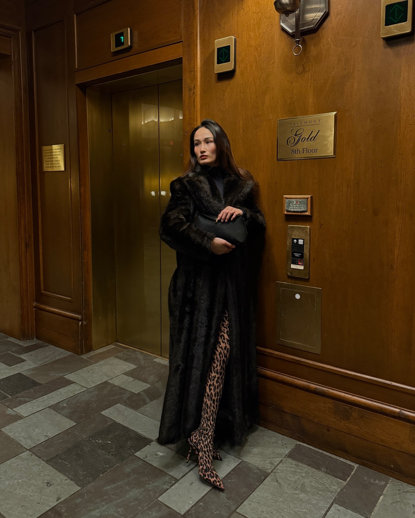 Girls night out, dinner in the village🍸 @fwrd 
#winteroutfitideas #winterstyles