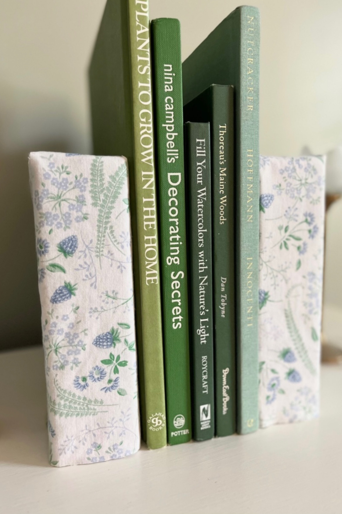 The fabric I used to make these bookends is an older Martha Stewart Home pattern. I found a set new in the package! You can use them as sheets, as intended, or have them made into pillows, coasters, bookends, a dress for a little girl…so many things 🙌

#LTKhome