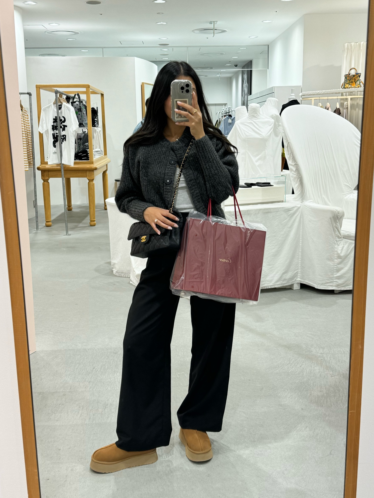 Cardigan - XS 
Pants - 0 
Tank top - XS 
Shoes - 6