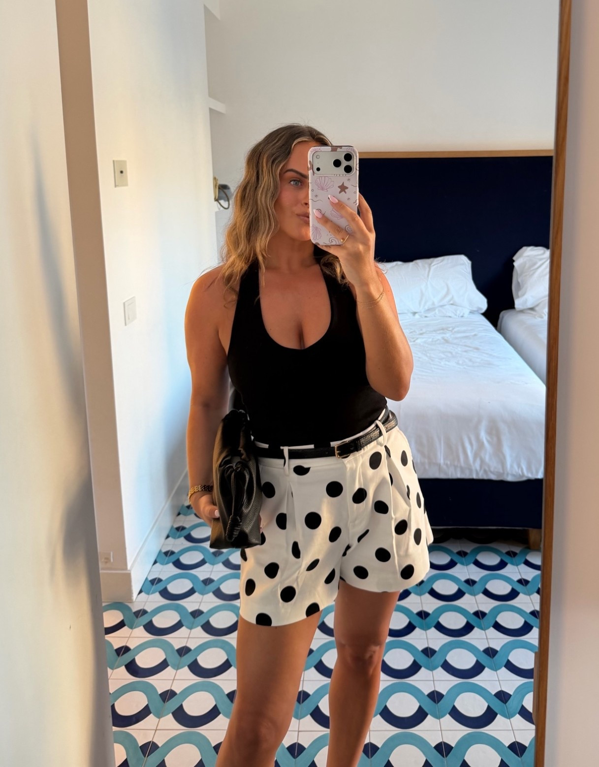 Italian summer - polka dot shorts 🖤🤍

I’m wearing a size small in both

Monochrome, polka dot, Italian outfit, euro summer

#LTKsummer #LTKdatenight #LTKstyletip