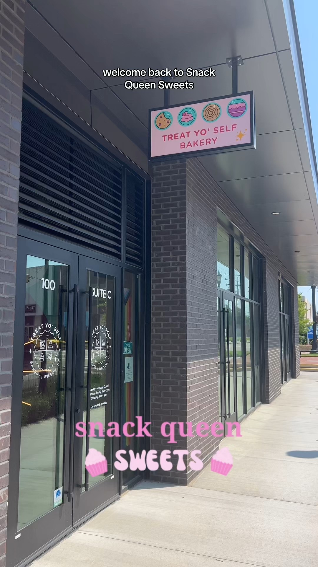 a daisy duck fit for a sweet treat 🩷 #disney