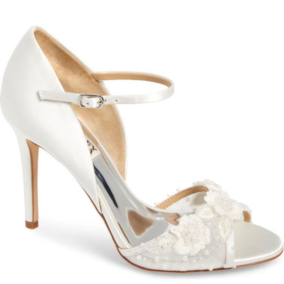 My wedding shoes are on sale!
Wedding shoes 
Bridal shoes
White heels 
White lace heels 
White lace shoes 
Floral shoes 
Floral heels
Bridal shower 
Wedding 
Bachelorette 
Engagement shoot 
Engagement party 

#LTKshoecrush #LTKsalealert #LTKwedding