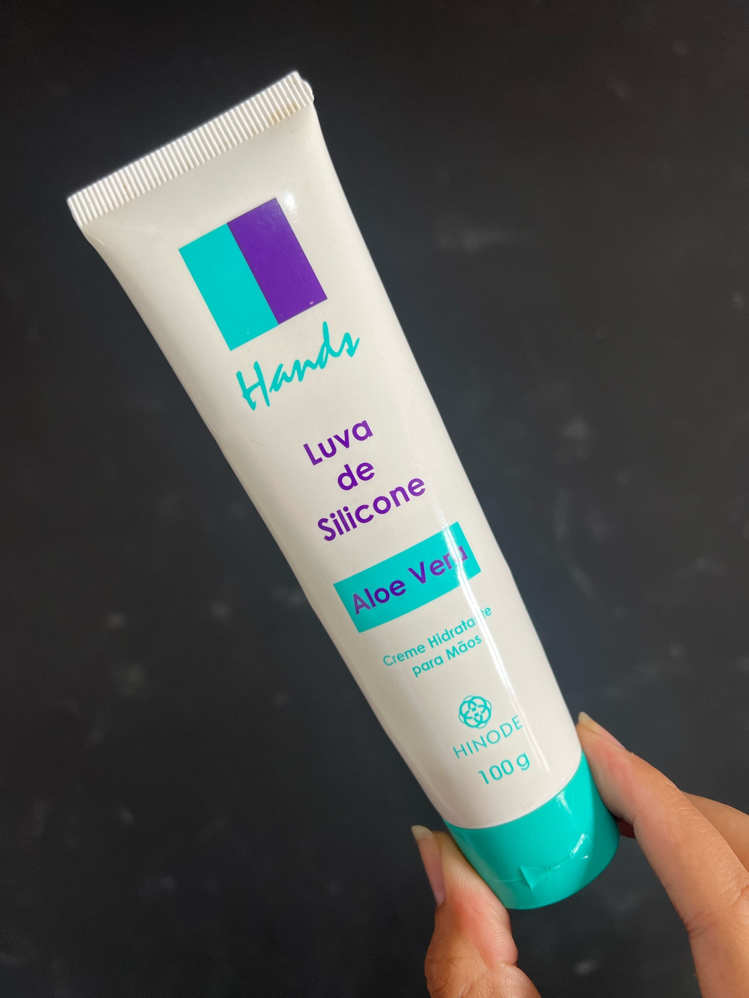 Luva de Silicone Hands Hinode Aloe Vera

Agora em Nova Embalagem. Mas continua hidratando muitooo!

principais qualidades: 
a fragrância suave, o poder de hidratação, o cuidado das mãos com aquele toque aveludado e a tecnologia exclusiva Silicon Tech-Care, que protege, desodoriza e hidrata através de uma camada protetora que se forma após a aplicação. E agora numa embalagem moderna, sustentável e com uma fórmula livre de parabenos

#LTKmodest #LTKplussize #LTKbrasil
