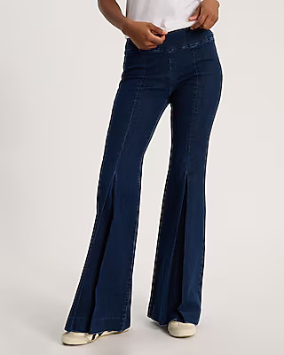 Mid Rise Dark Wash Pleated Leg Pull-On '70s Flare Jeans | Express