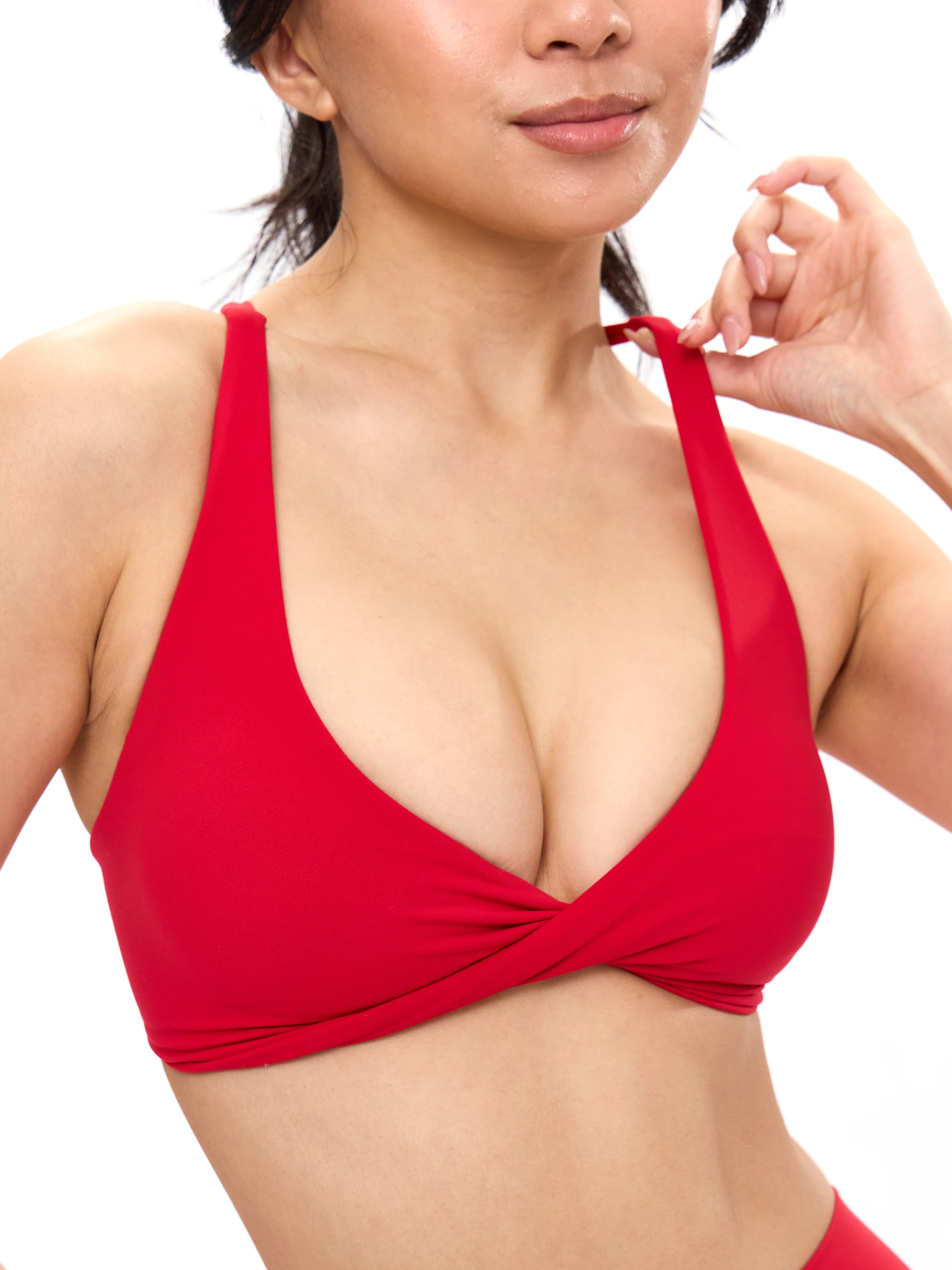 Glow Sports Bra - Lipstick Red | Buffbunny Collection