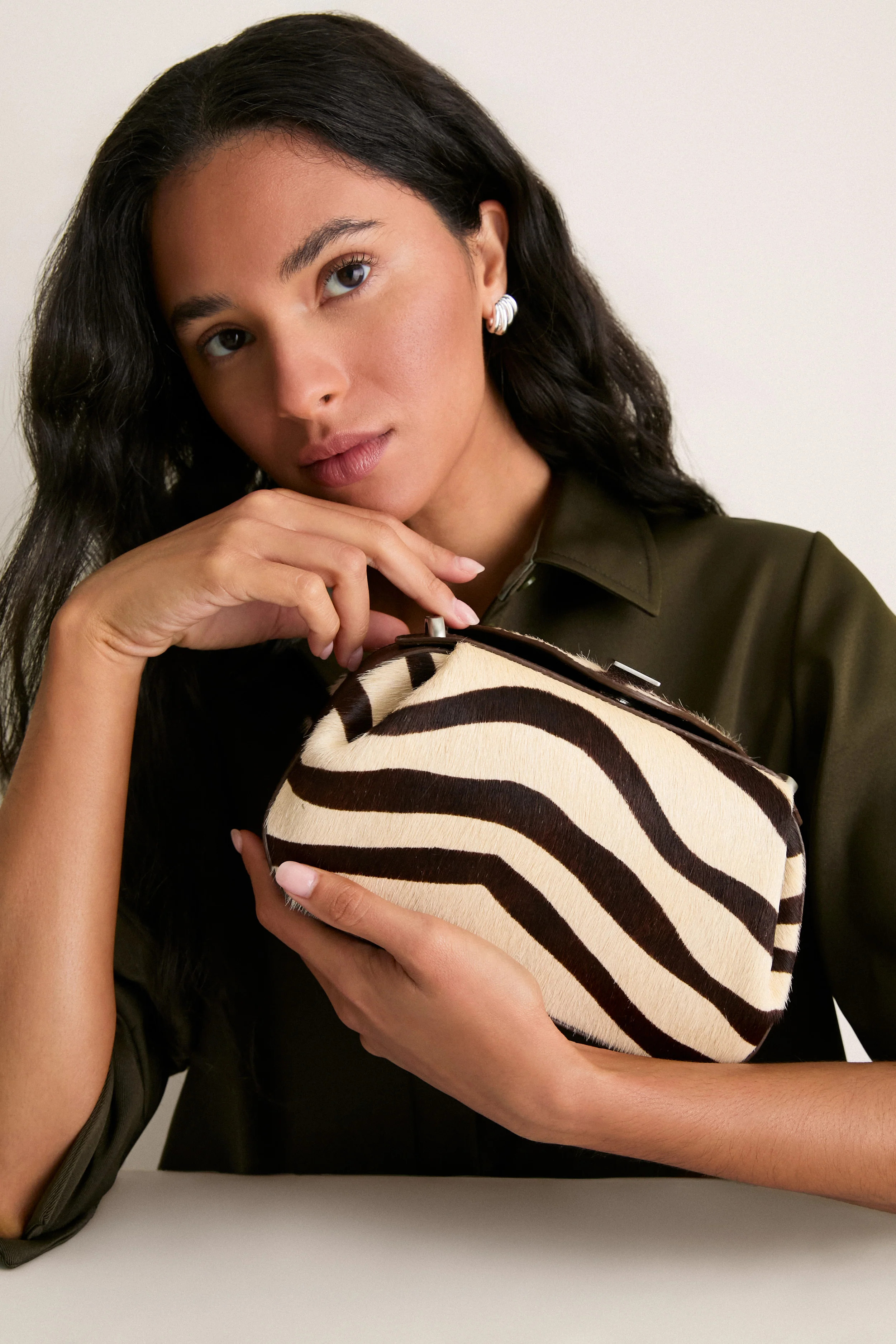 Savanna Oyster Clutch Mini | Tuckernuck (US)