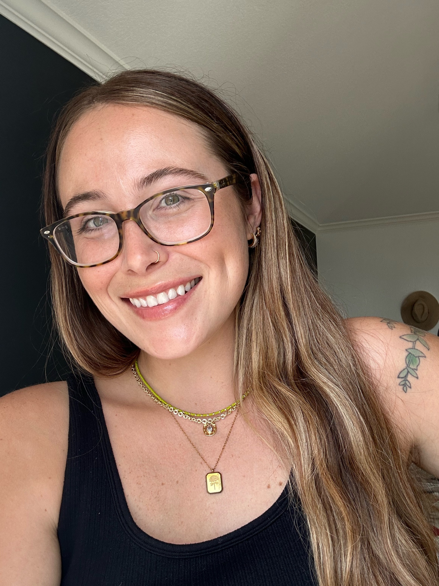 My go to 10 min face make up products!
Jewelry by Sundrenchd
Mama style, easy make up, laminated brows, 10 min make up 

#LTKbeauty #LTKmidsize #LTKFind