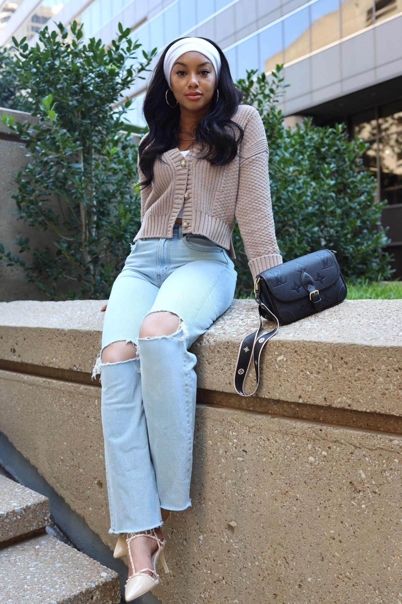 BOGO 50% OFF this Abercrombie outfit 😍 wearing size 26 Regular in 90s Relaxed Jeans and XS in cardigan 🤎

Abercrombie, jeans sale, fall outfit, fall denim, chunky cardigan, cropped cardigan, chunky knit, button front, distressed knee

#LTKFindsUnder100 #LTKStyleTip #LTKSaleAlert