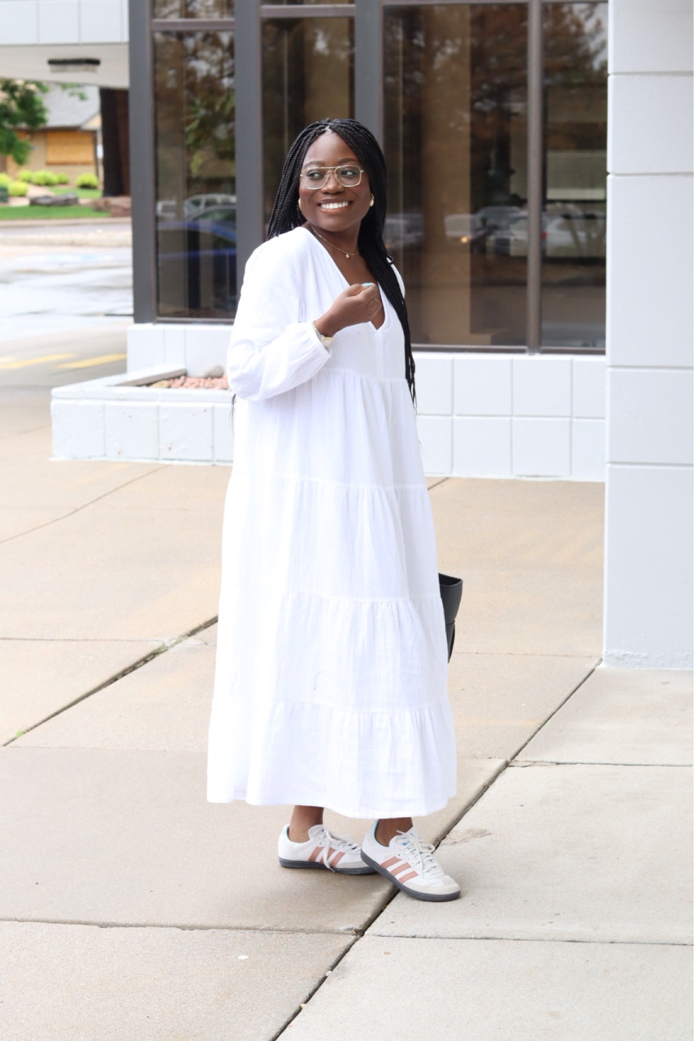 Flowy maxi dress 

The perfect summer dress with boho vibes. Chic and effortless! 