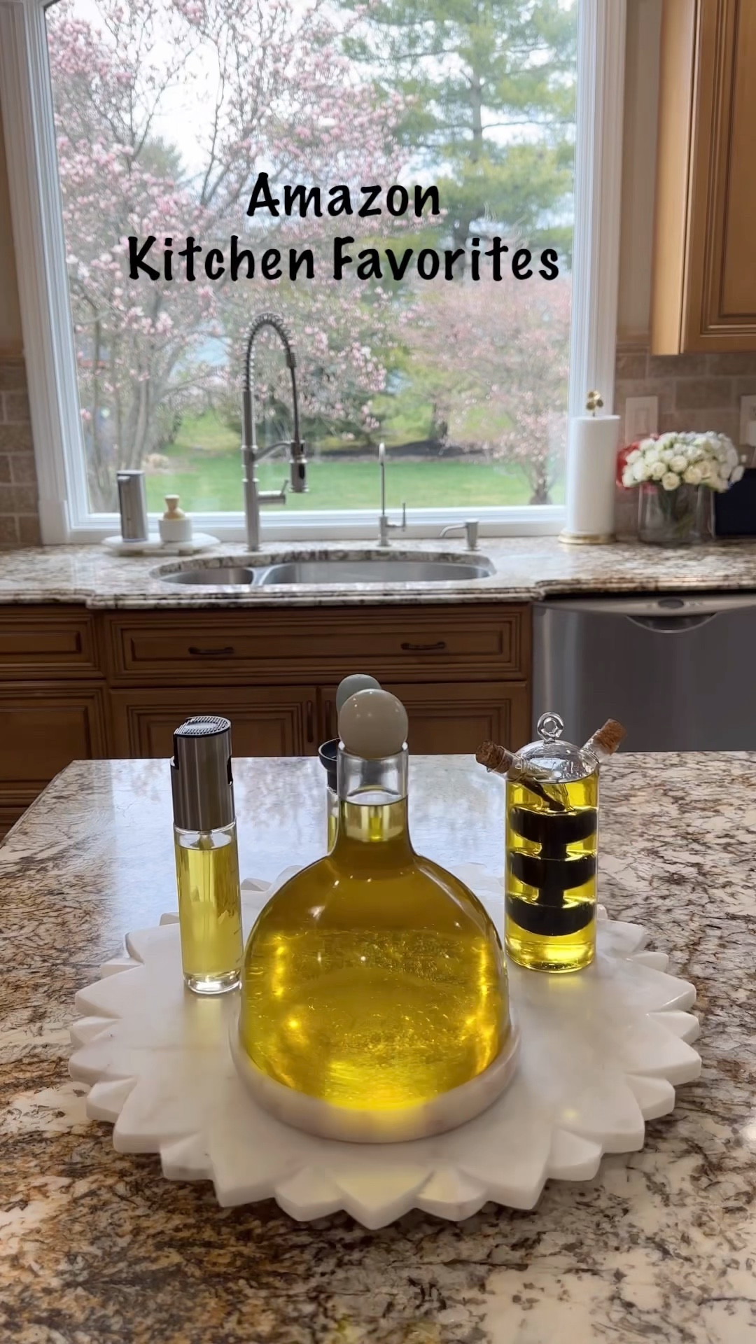 LandHope Oil Bottle Glass Olive Oil Dispenser Bottle Glass Cooking