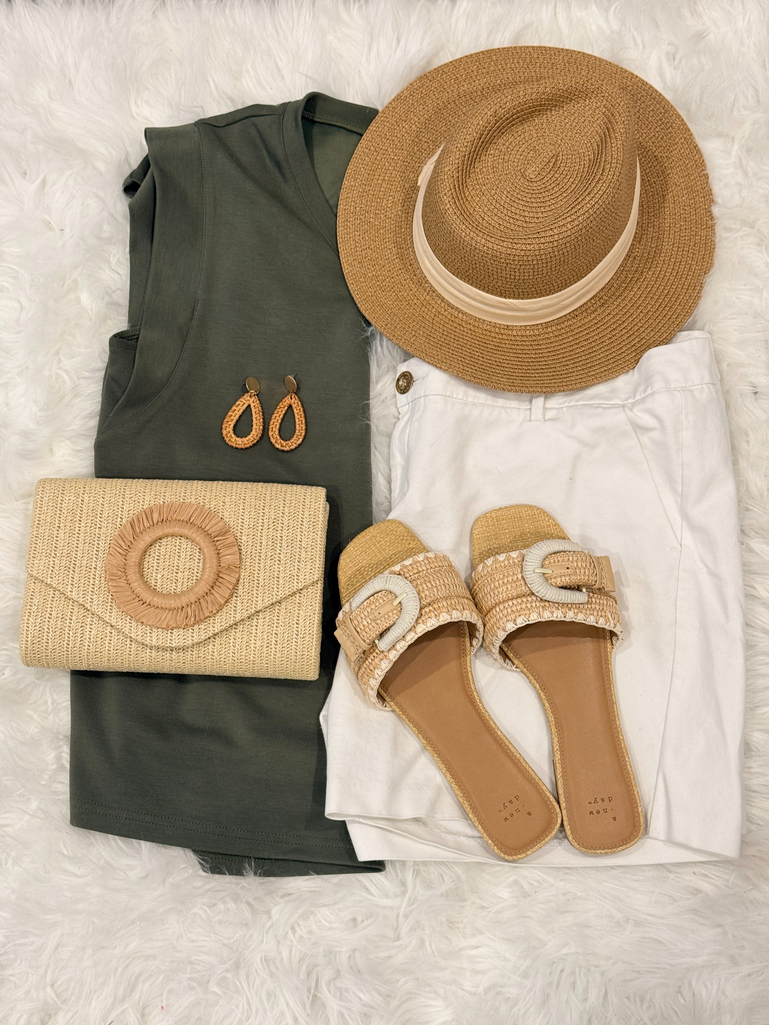  Effortless spring neutrals with a little Southern charm 🤍🌿

This is one of those outfits that always works—an easy olive tee paired with classic white chino shorts (these are SO flattering and the perfect length 🙌). I styled it with woven accessories to give it that coastal, put-together feel without trying too hard.

The best part? Every piece here can mix + match with so many other outfits—this is exactly why I love investing in versatile staples like these!

Comment “OUTFIT” and I’ll send you the links 💌

 

#LTKOver40 #LTKTall #LTKMidsize