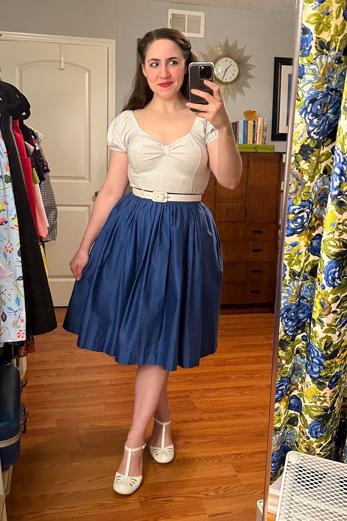 Get that vintage silhouette! My favorite longline strapless bra is tagged ✨ #ootd

#LTKstyletip #LTKunder100