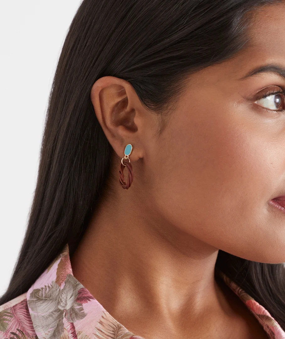 WOODEN HOOP EARRING | Sussan