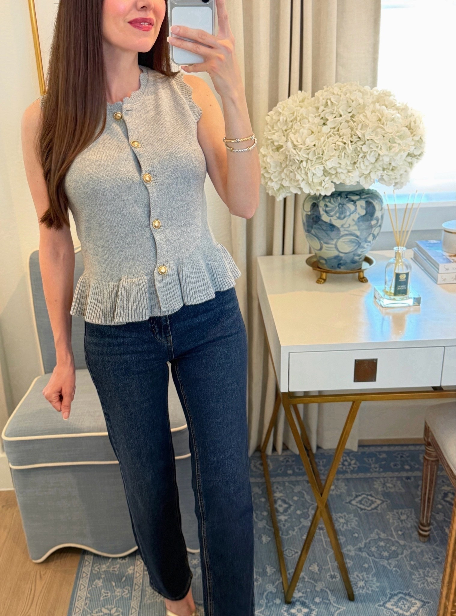 Fall ootd autumn outfut peplum top sleeveless sweater  straight leg jeans

#LTKootd #LTKgrwm #LTKdayinmylife