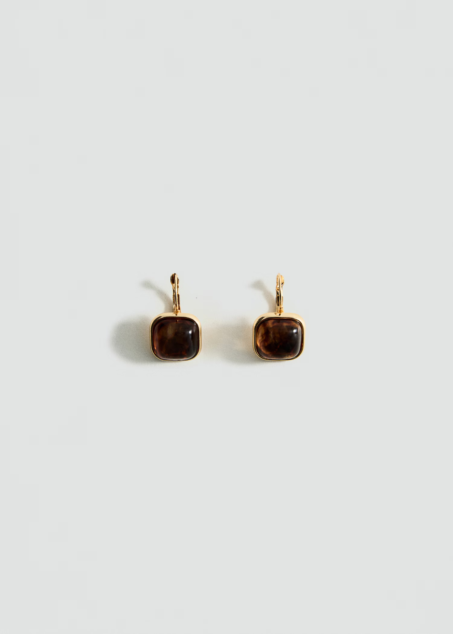 Square resin earrings | MANGO (UK)