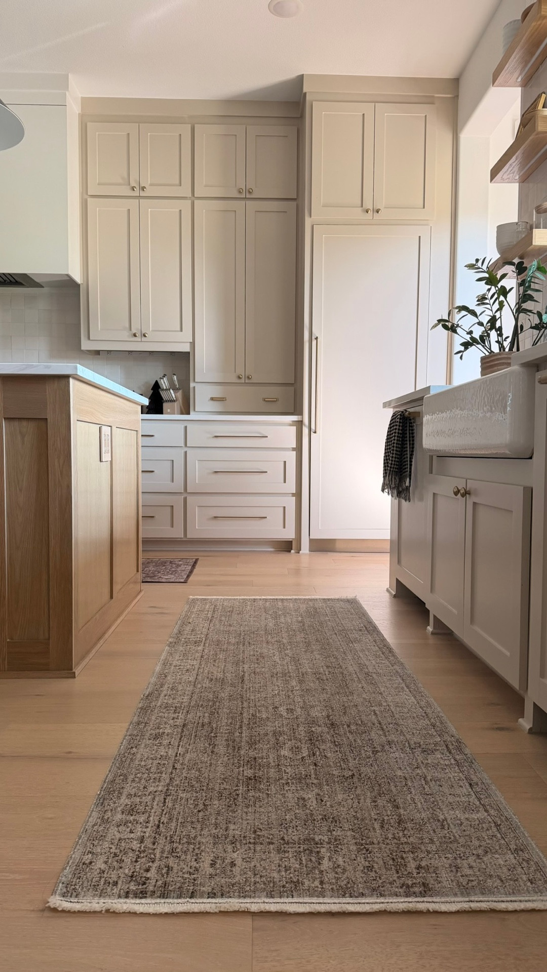 Modern design meets livable comfort 🤍

A few of my favorite pieces from the @beckiowens x @livabliss collection at @wayfair, designed with timeless textures, warm neutrals, and effortless style that stands up to everyday living.

#wayfair #wayfairpartner #beckiowens #beckiowensxlivabliss #neutralhomedecor #fromloomtoroom

#LTKStyleTip #LTKFamily #LTKHome