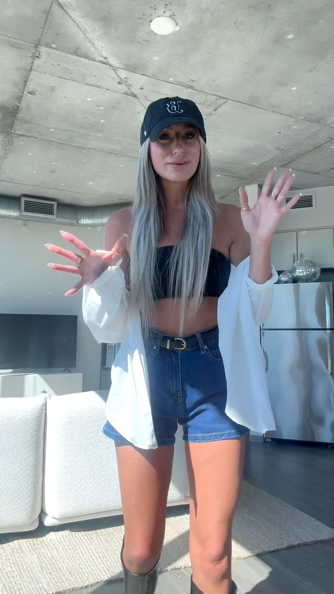 I’m loving these dark wash denim shorts! Paired them with a bandeau top and boots 🖤

Amazon fashion, Amazon outfit, denim shorts, dark wash denim, boots, baseball hat

#LTKShoeCrush #LTKSeasonal #LTKFindsUnder50