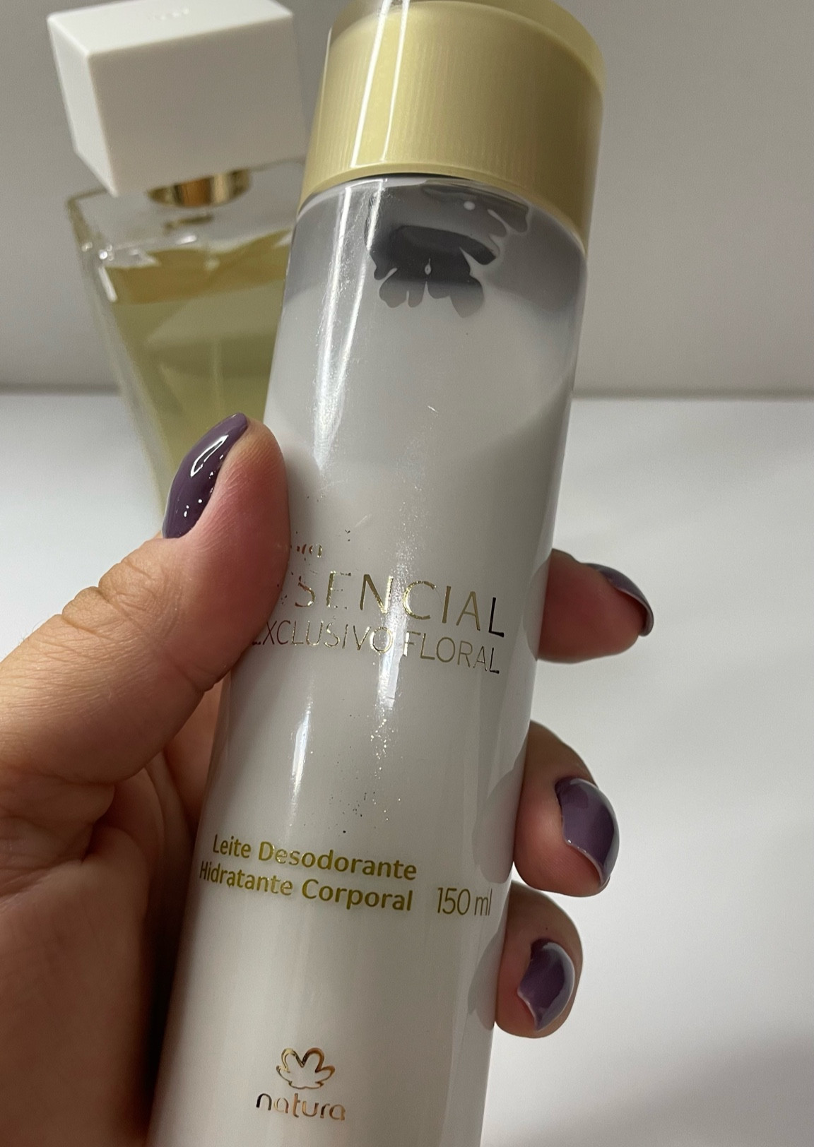 • Uma novidade que logo encerra as vendas por ser um produto feito em datas especiais
• Um leite hidratante maravilhoso por ter baixa densidade ele hidrata mais profundamente e a pele absorve por completo permanecendo na pele apenas a hidratação e perfumação sem nenhum resíduo eu amo esse tipo de hidratação 
• Observação alguma pessoas dizem não hidratar, mas isso não é real é apenas a pele informando que fez a absorção completa e precisa de mais hidratação como água, então faça a hidratação do seu interior pois isso ajuda muito, e quando sentir necessidade passe mais produto 


#LTKbrasil #LTKbeauty