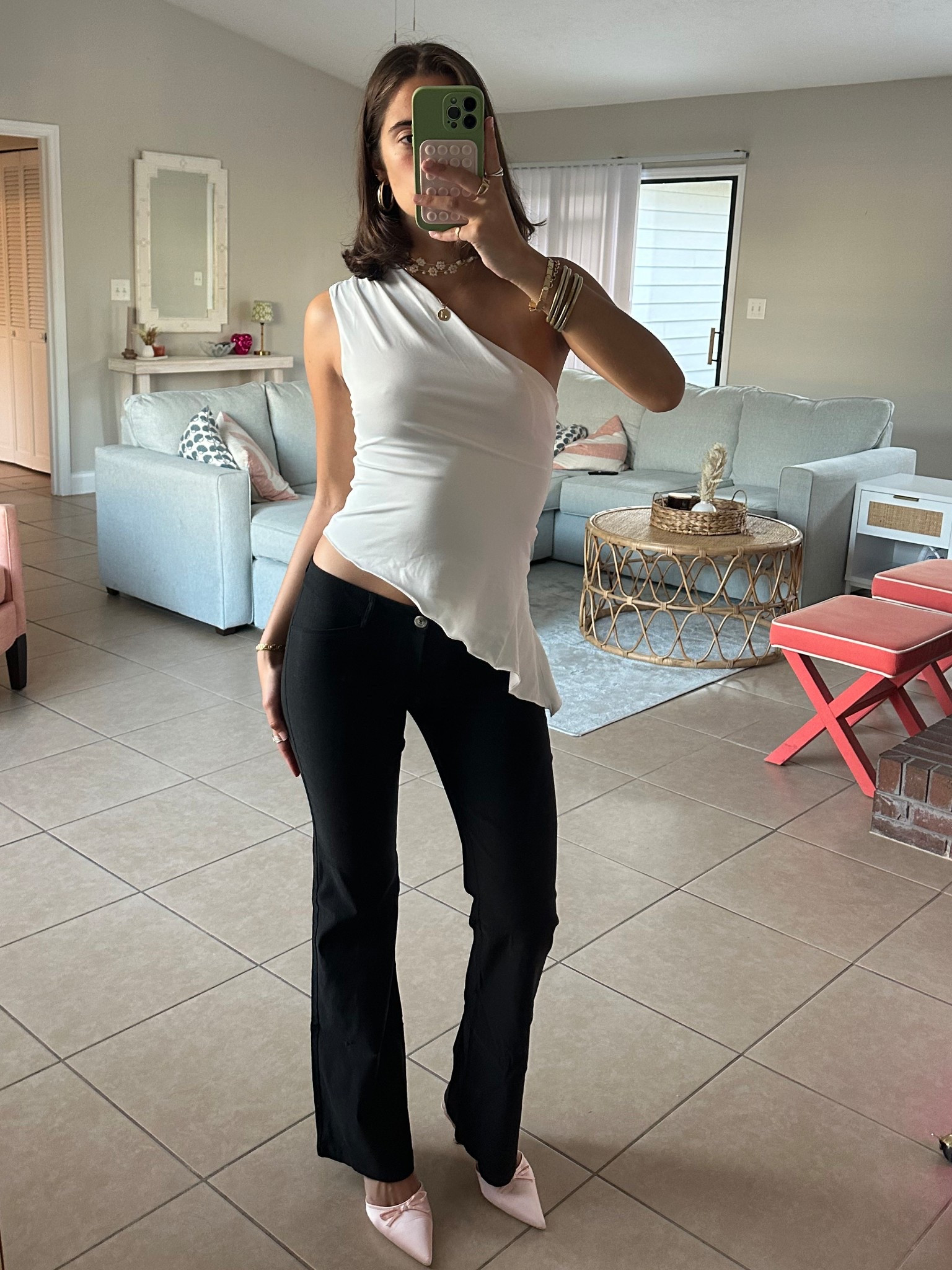 Top is a US 4 and pants are a US 4  

#LTKShoeCrush