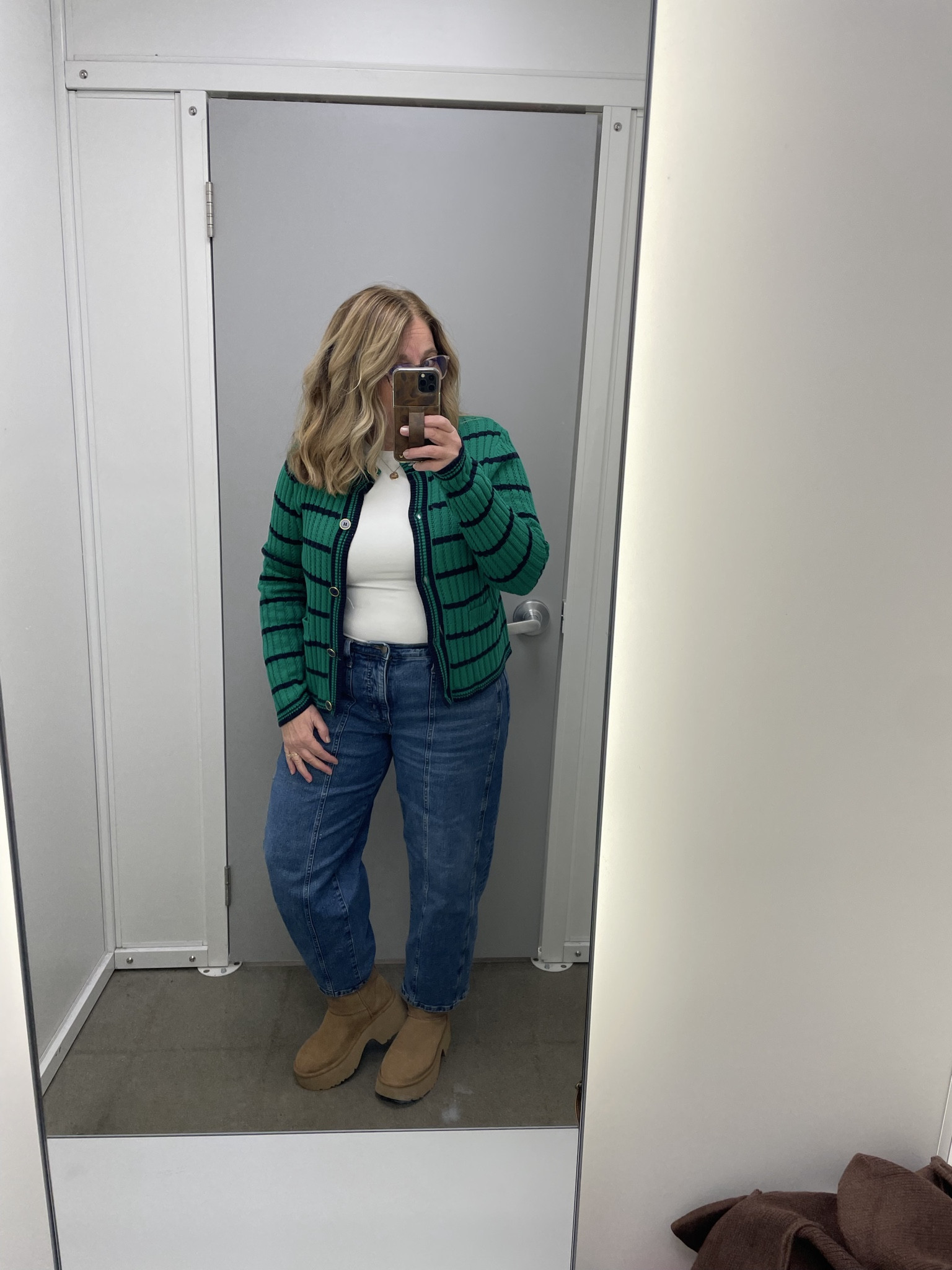 Cardigan🤍
Green and navy


#LTKOver40 #LTKWorkwear #LTKMidsize