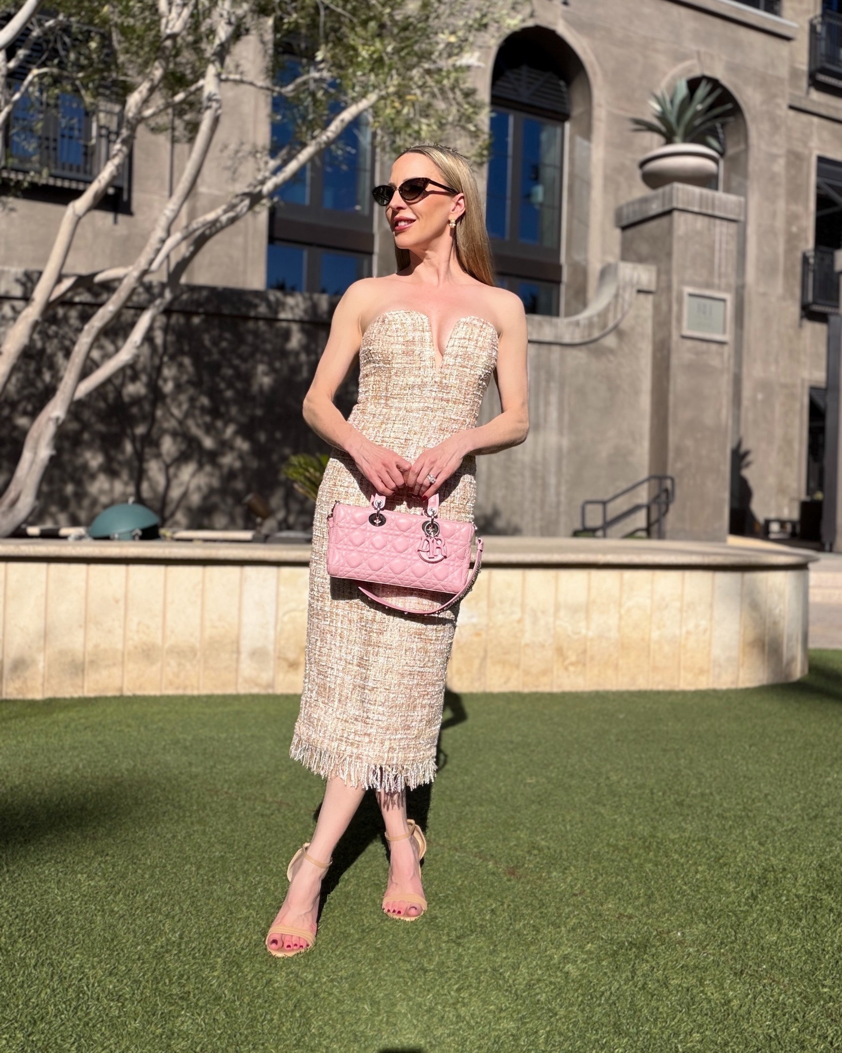 #ad 7 days, 7 outfits ✨
A full week of outfit ideas & daily outfit inspo from casual looks to elevated fits. Every outfit is from Revolve, because they never miss.

If you’re looking for:
• outfit ideas
• what to wear this week
• everyday outfit inspo
• trendy outfits from Revolve
you’re in the right place 🤍
Follow for more outfit inspiration & styling ideas.

1: Brown suede skirt set 🤎 
2: Classic tweed midi dress 💖 
3. Black leather skins Kirt and roll neck. 
4. Black long sleeve midi dress.
5. Silky black button down shirt & jeans 👖 
6. Black leather pants & roll neck sweater 🖤 
7. Grey high neck sweater and knit maxi skirt set.

#revolvepartner #outfitideas #7Days7Outfits #OutfitInspo #WhatToWear 


#LTKootd #LTKPetite #LTKSeasonal