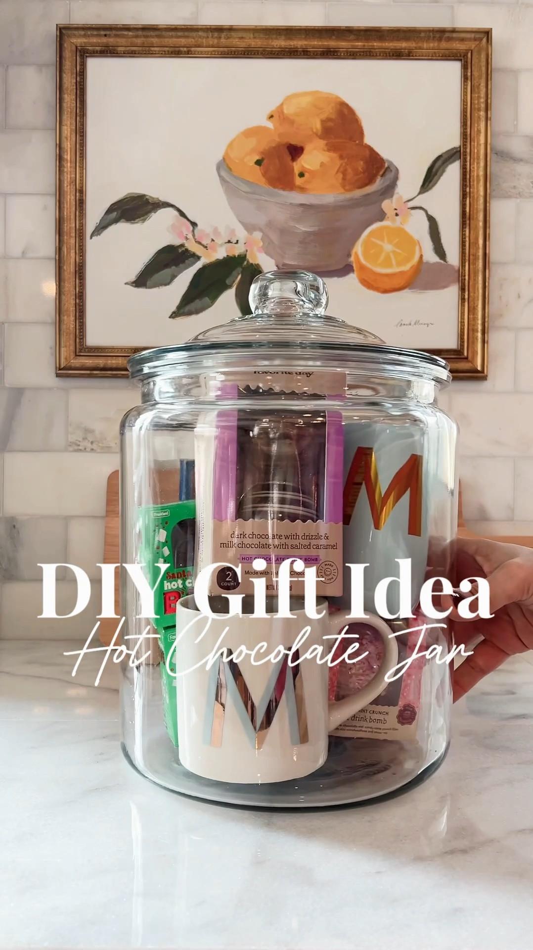 ✨ This gift idea has everything you need for the perfect cup of cocoa, layered beautifully in a jar. From marshmallows to chocolate shavings, it’s a thoughtful way to share a little warmth and joy this season. Perfect for friends, family, or as a hostess gift! 🎁