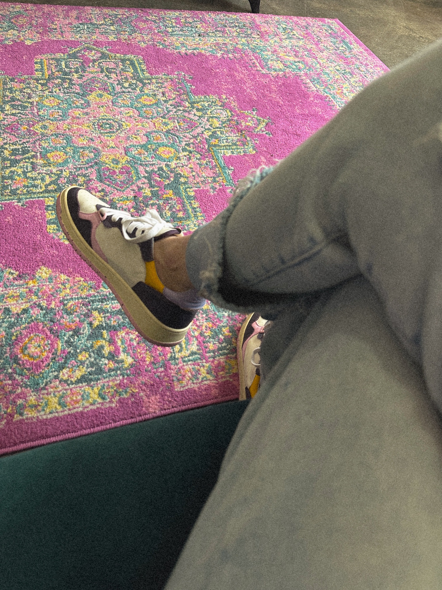 my favorite shoes EVER. soooo comfy  I have 2 pairs of them! TTS! 