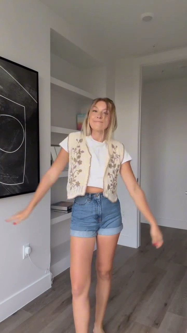 This one’s for my warm weather girlies who still have a few months of summer left 

Links in my ltk shop in bio 

Fall outfit ideas / fall outfit inspo / fall fashion / knit vest / jean shorts / white t shirt / Pinterest outfit ideas 

#fallfashion #fallstyle #knitvest