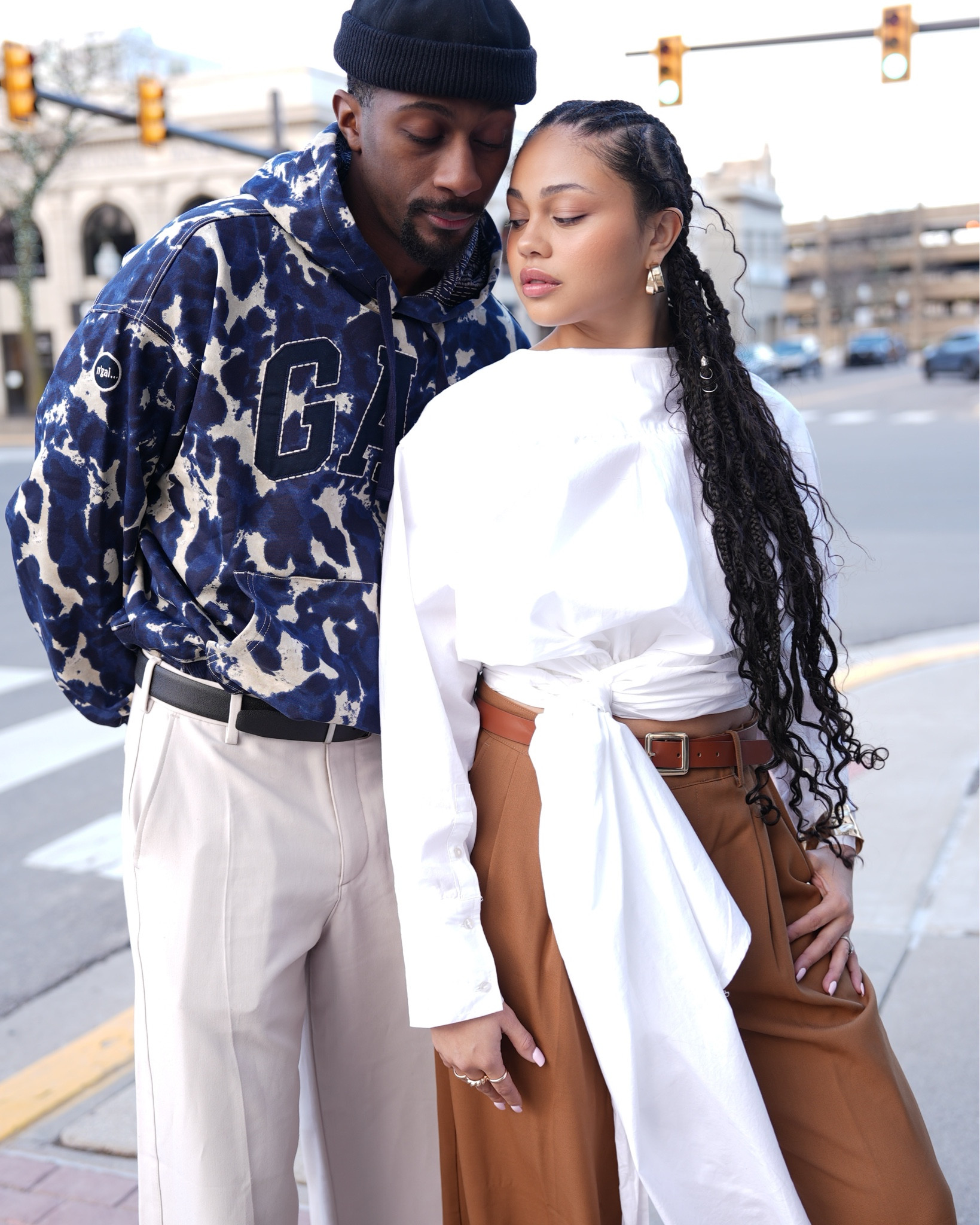 Gap Men’s hoodie with women’s white button up

#LTKMens #LTKWorkwear #LTKStyleTip