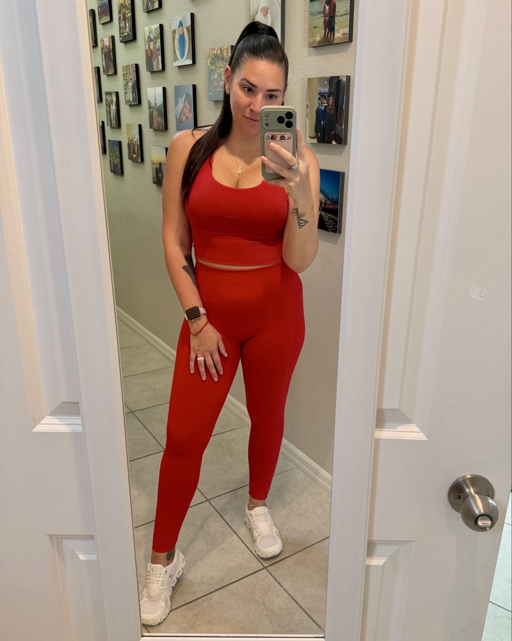 Sweat now, chocolates later 🍫❤️ Loving this workout outfit for Valentine’s Day #WorkoutOutfit #ValentinesDayOutfit #Postpartum #LTKSelfcare

#LTKValentine #LTKmomlife #LTKfitnessgoals