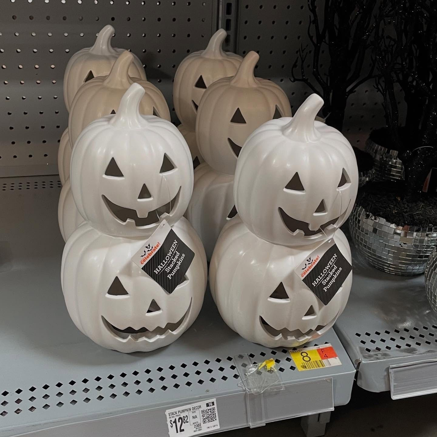 Cute stack of white pumpkins @walmart 
•
•
#walmart #walmartfinds #walmartdecor #walmarthalloween #walmarthalloweenfinds #halloween #halloweenfinds #pumpkin #pumpkindecor

#LTKSeasonal