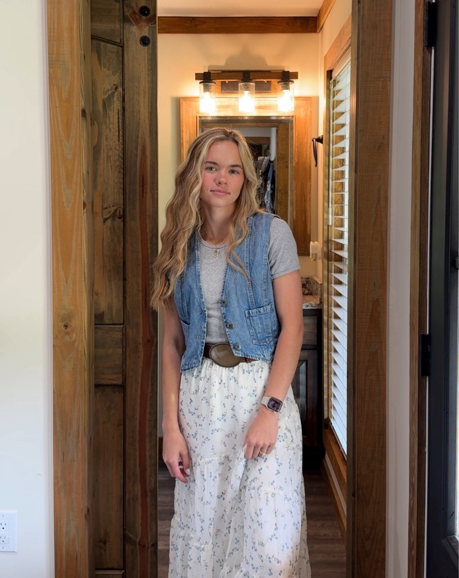 Sunday ootd 🦋 size XS in skirt and belt, S everything else 

#LTKStyleTip #LTKBeauty #LTKFindsUnder100